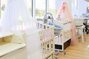 Як вибрати ліжко для новонародженого?