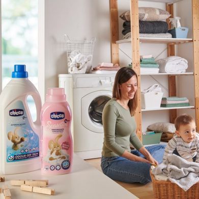 Пом&rsquo;якшувач тканин Chicco &ldquo;Delicate Flowers&rdquo; серії "Sensitive", 750мл 05876.10