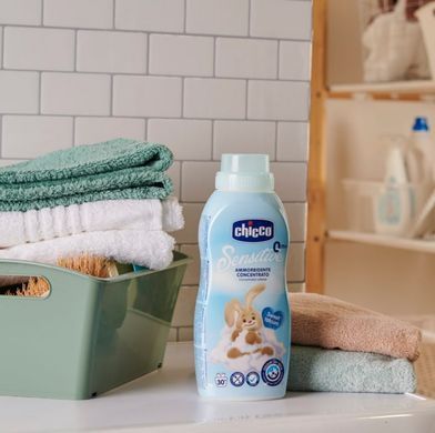 Пом`якшувач тканин Chicco "Sweet Talcum" серії "Sensitive", 750мл (67294.20)