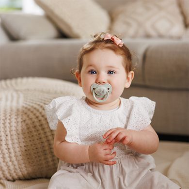 Пустушка анатомічна силіконова BabyOno від 6 до 18 міс беж зелена (арт. 1670/02)