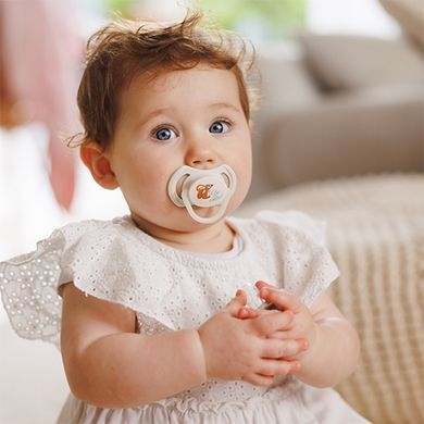 Пустушка симетрична силіконова 6-18 міс. (біла/зелена) BabyOno 1669/02