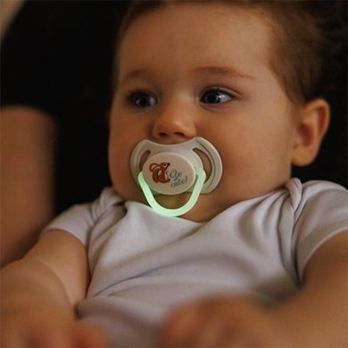Пустушка симетрична силіконова 6-18 міс. (біла/зелена) BabyOno 1669/02